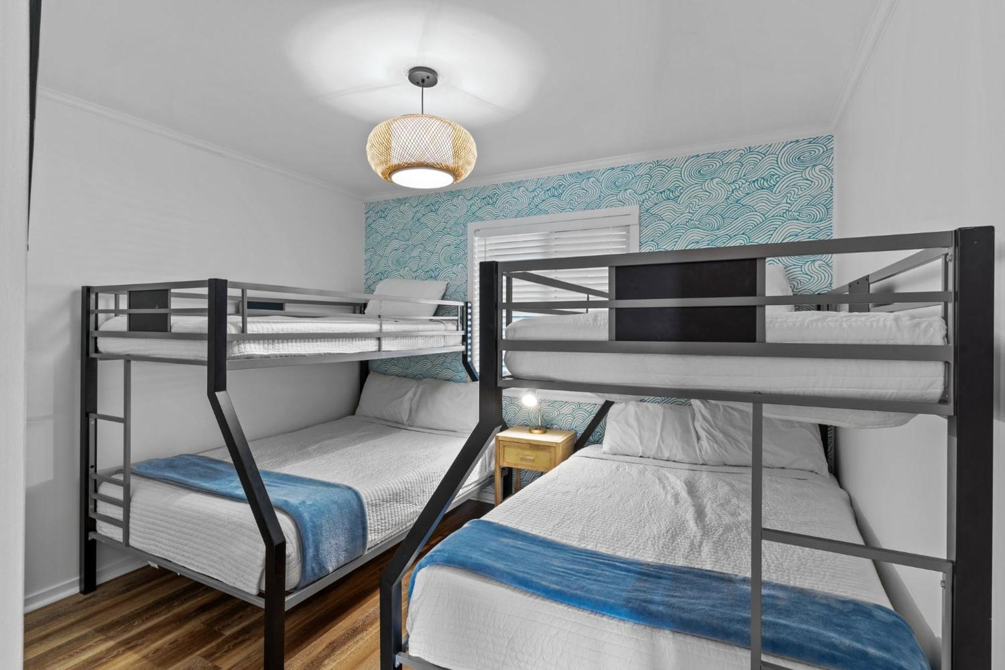 Hang Ten Hideaway, Pool, Condo, Parking - 6 Person Max Occupancy Carolina Beach Exterior photo
